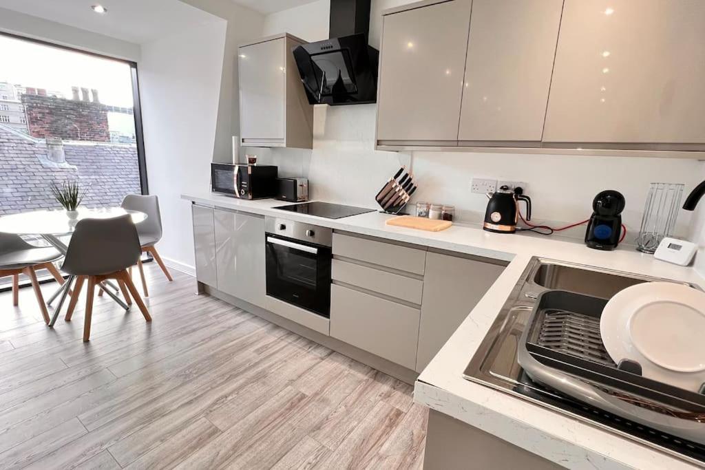 Ferienwohnung Top Floor Gem In Liverpool City Centre Exterior foto